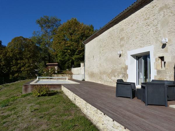 Maison pierre Chancelade 8 pièce(s) sur 160m² plus deux gites de 110 m² soit 270 m2