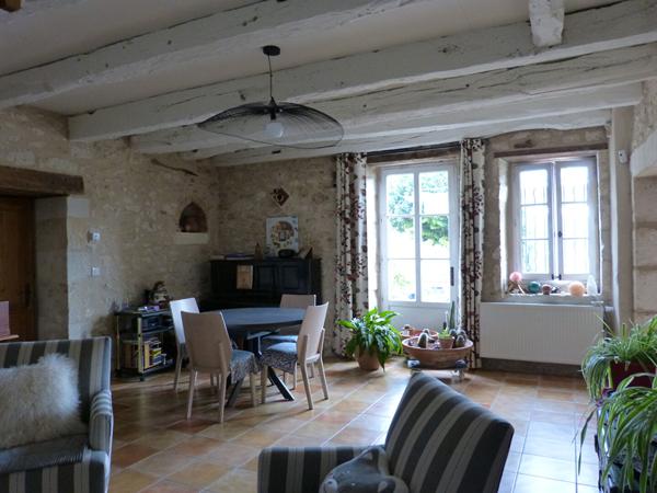 Maison pierre Chancelade 8 pièce(s) sur 160m² plus deux gites de 110 m² soit 270 m2