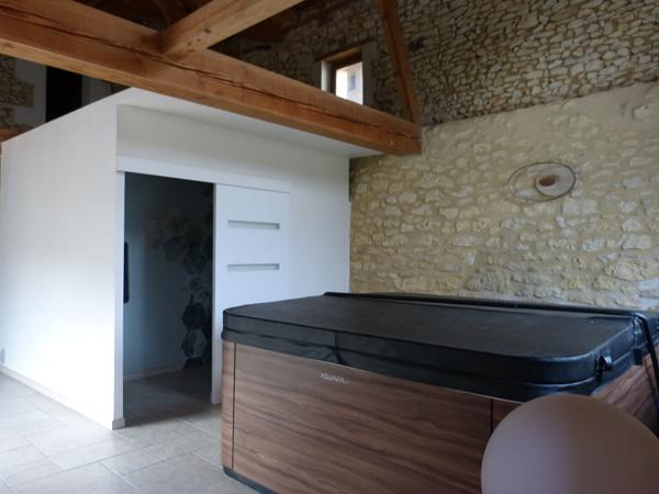 Maison pierre Chancelade 8 pièce(s) sur 160m² plus deux gites de 110 m² soit 270 m2