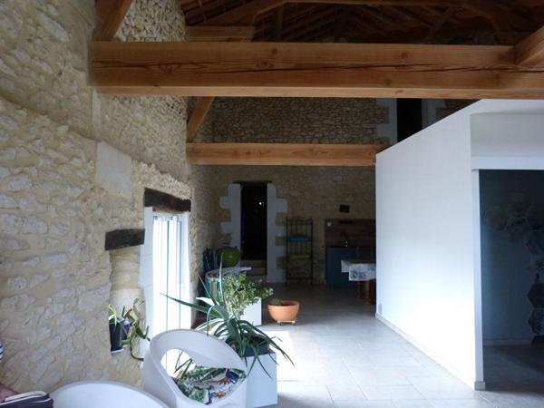 Maison pierre Chancelade 8 pièce(s) sur 160m² plus deux gites de 110 m² soit 270 m2