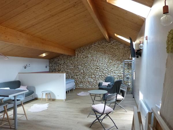 Maison pierre Chancelade 8 pièce(s) sur 160m² plus deux gites de 110 m² soit 270 m2