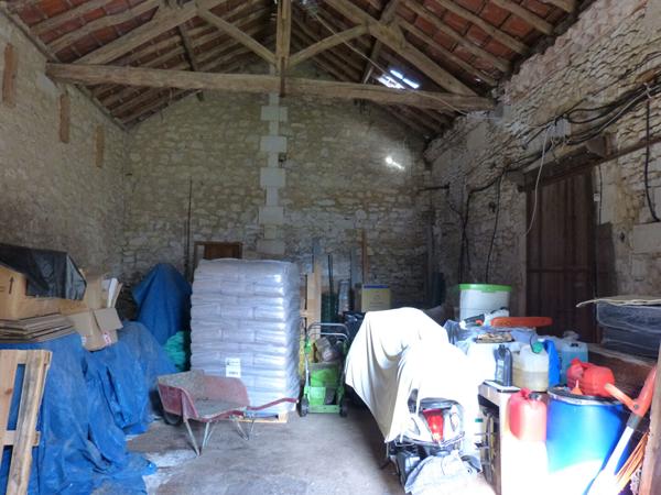 Maison pierre Chancelade 8 pièce(s) sur 160m² plus deux gites de 110 m² soit 270 m2