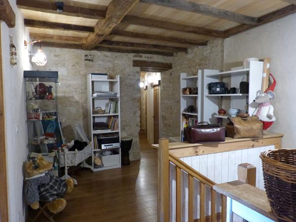 Maison pierre Chancelade 8 pièce(s) sur 160m² plus deux gites de 110 m² soit 270 m2