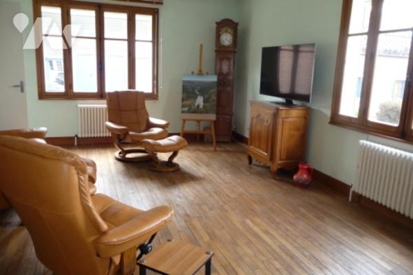 Une maison à usage d'habitation.