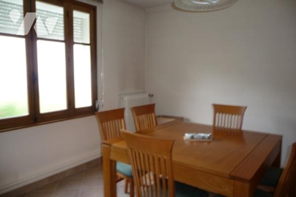 Une maison à usage d'habitation.