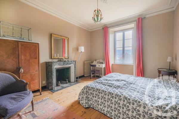 Maison à vendre  14 pièces - 526,30 m 2   DENNEVILLE  - 50