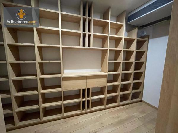 Vente                                                      Maison de ville
                        
                     4 pièces                      152 m2                     à Marmande