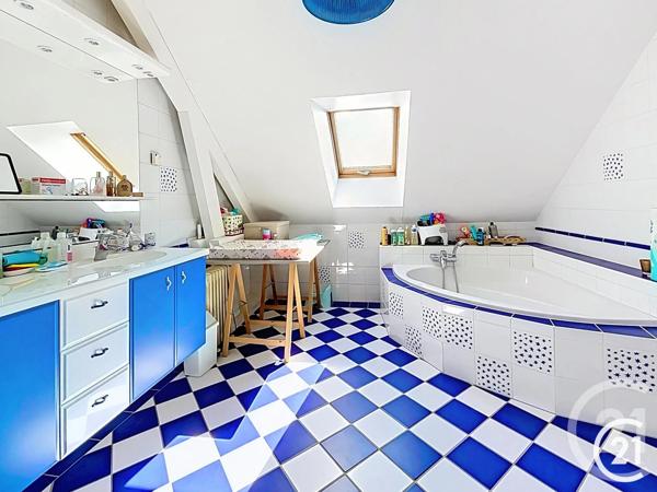 Maison à vendre  7 pièces - 190 m 2   DUNG  - 25