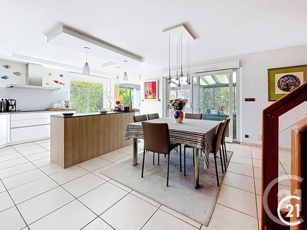Maison à vendre  7 pièces - 190 m 2   DUNG  - 25