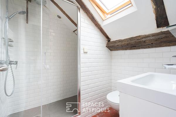 Dernier étage au calme et au charme typique du Marais