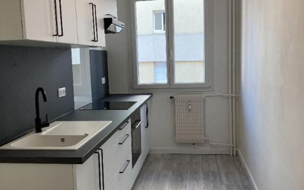 Appartement à louer    2 pièces •  Nice