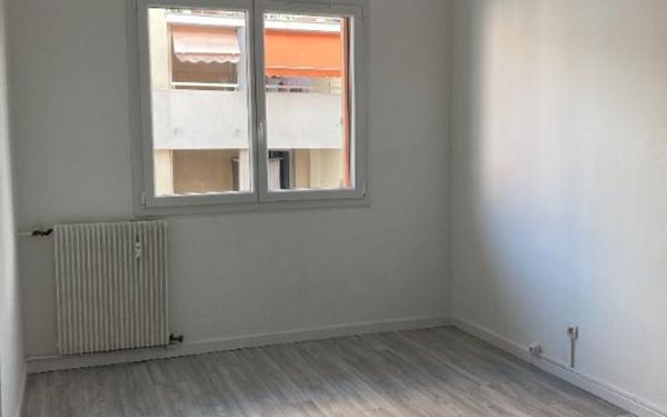 Appartement à louer    2 pièces •  Nice