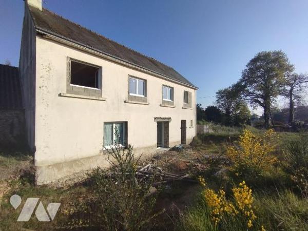 SITUÉ A 3 KM DU CENTRE DE BANNALEC : ensemble immobilier comprenant une maison à usage d'habita...