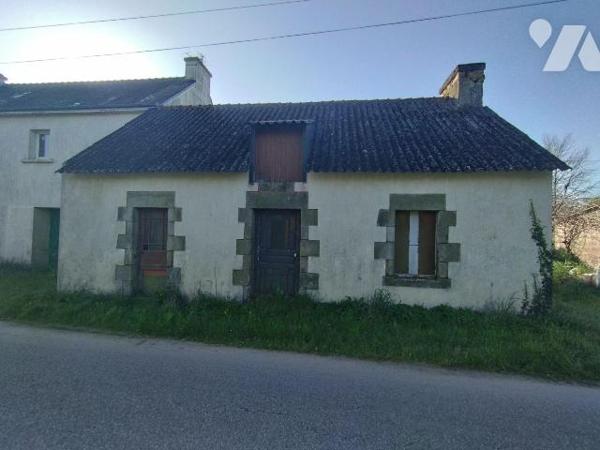 SITUÉ A 3 KM DU CENTRE DE BANNALEC : ensemble immobilier comprenant une maison à usage d'habita...