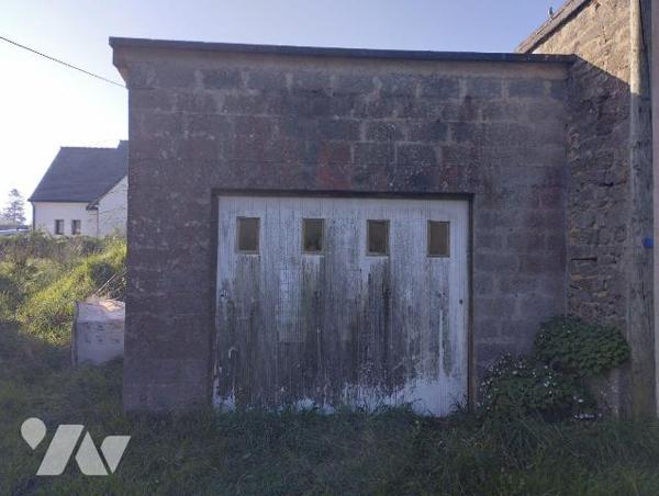 SITUÉ A 3 KM DU CENTRE DE BANNALEC : ensemble immobilier comprenant une maison à usage d'habita...