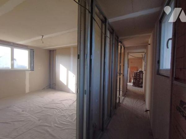 SITUÉ A 3 KM DU CENTRE DE BANNALEC : ensemble immobilier comprenant une maison à usage d'habita...