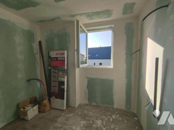 SITUÉ A 3 KM DU CENTRE DE BANNALEC : ensemble immobilier comprenant une maison à usage d'habita...