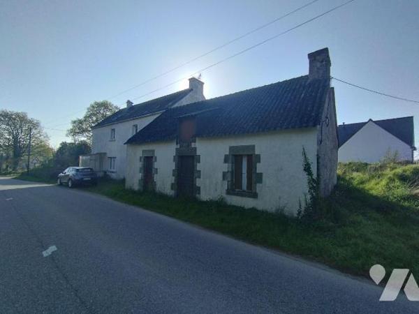 SITUÉ A 3 KM DU CENTRE DE BANNALEC : ensemble immobilier comprenant une maison à usage d'habita...