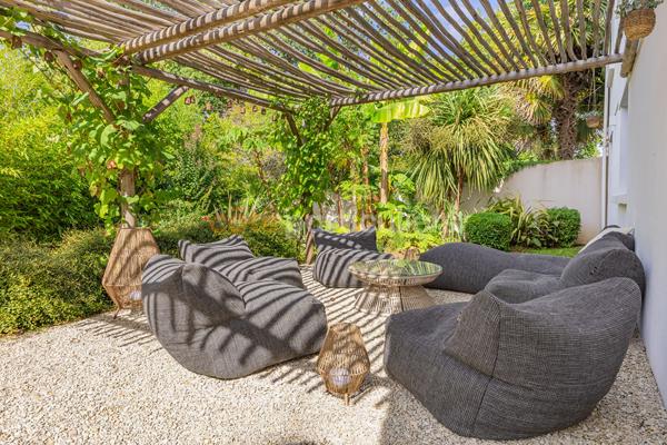 Vente
                Maison162 m² - 6 Pièces -
                    ORVAULT (44700)