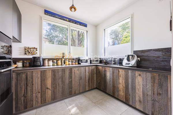 Vente
                Maison162 m² - 6 Pièces -
                    ORVAULT (44700)