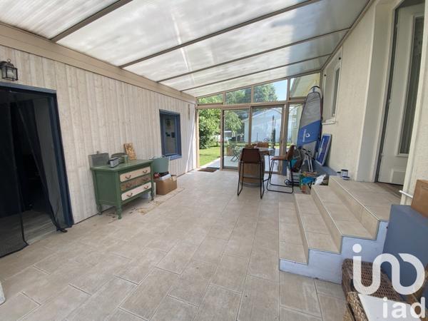 Maison 6 pièces de 163 m² à Vayres (33870)