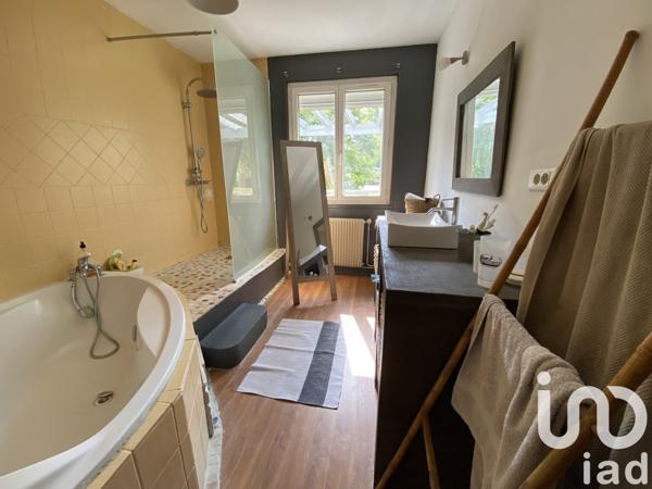 Maison 6 pièces de 163 m² à Vayres (33870)