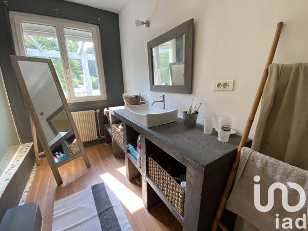 Maison 6 pièces de 163 m² à Vayres (33870)