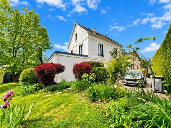 Vaste et belle maison de plus de 200 m² sur une parcelle de 1000 m²