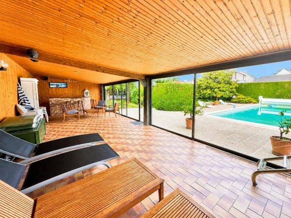 Vaste et belle maison de plus de 200 m² sur une parcelle de 1000 m²