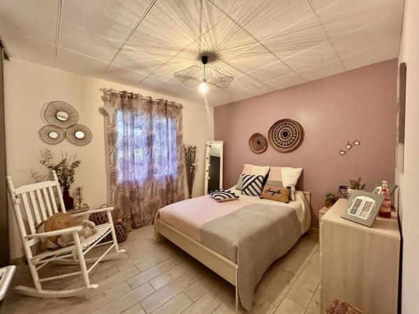 A vendre, maison de plain-pied récente à BIRAS 24310