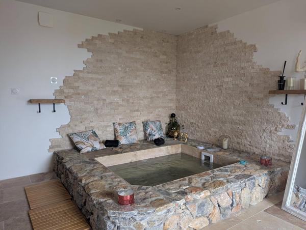 Villa avec trois appartements