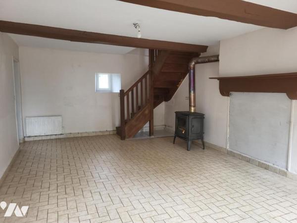 LA CHAPELLE ENGERBOLD : Maison de campagne en pierre