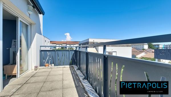 CLIMATISABLE - Dernière étage - T3 60 m² avec terrasse - Box et/ou parking possible(s)