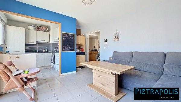 CLIMATISABLE - Dernière étage - T3 60 m² avec terrasse - Box et/ou parking possible(s)
