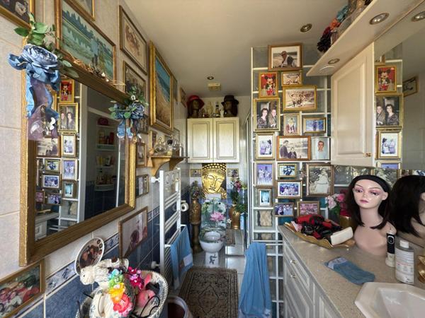 Villa avec piscine et garage à Faugères