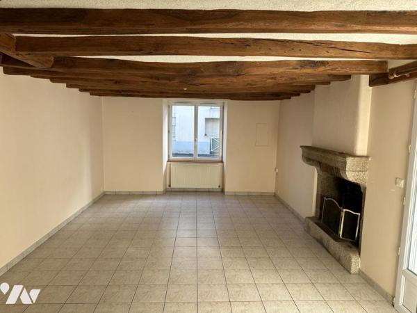 Maison Ancienne au Cœur de Montaigu