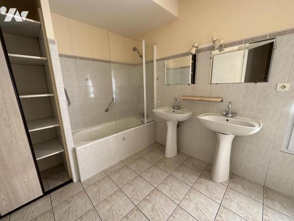 Maison Ancienne au Cœur de Montaigu