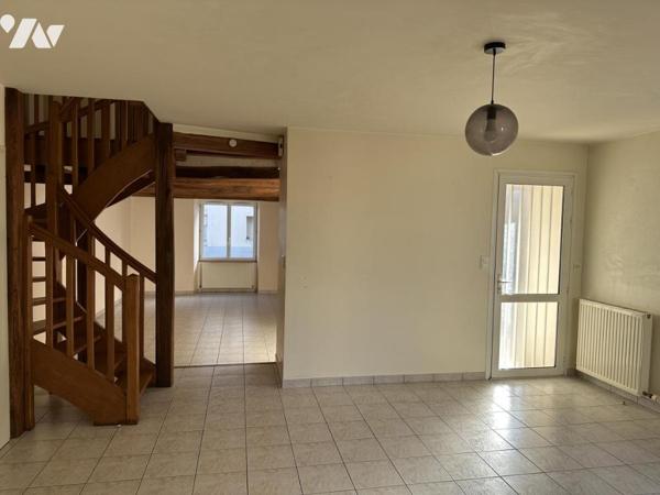 Maison Ancienne au Cœur de Montaigu