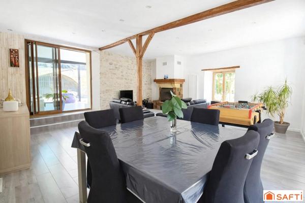 Maison en pierre rénovée avec gout - Aucun travaux à prévoir