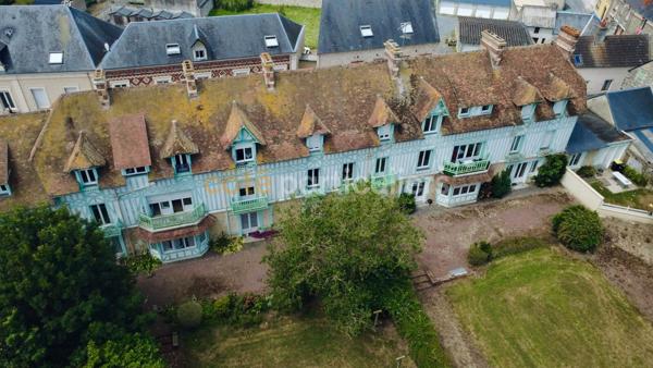 Vente
                Immeuble570 m² - 28 Pièces -
                    ISIGNY SUR MER (14230)