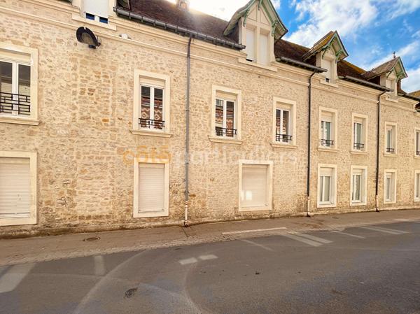 Vente
                Immeuble570 m² - 28 Pièces -
                    ISIGNY SUR MER (14230)