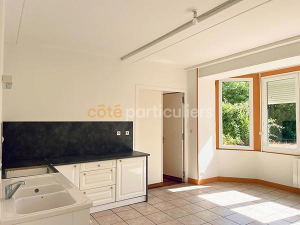 Vente
                Immeuble570 m² - 28 Pièces -
                    ISIGNY SUR MER (14230)