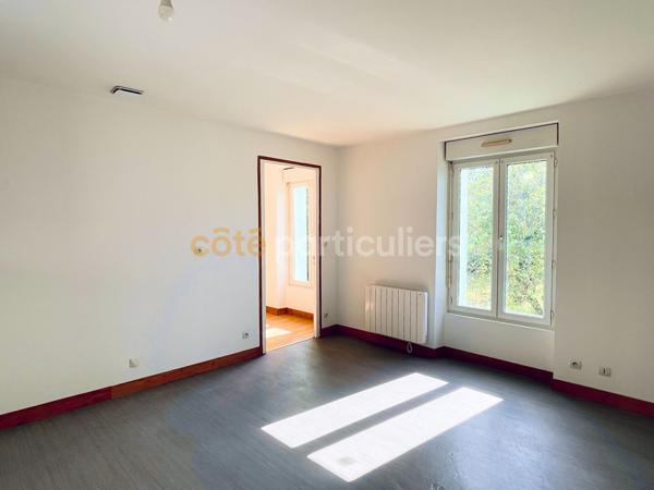 Vente
                Immeuble570 m² - 28 Pièces -
                    ISIGNY SUR MER (14230)