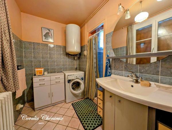 Jolie maison avec beau terrain