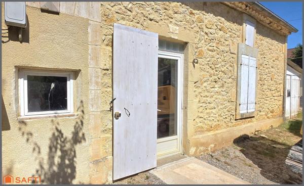 Ensemble immobilier composé de deux maisons de plain-pied à finir et jardin.