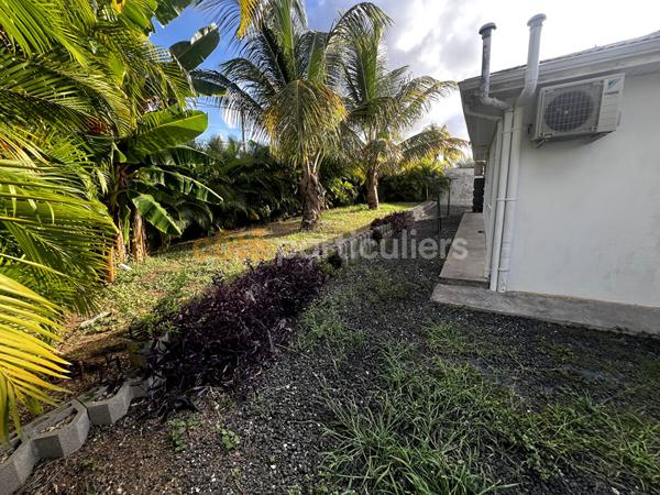 Vente
                Maison107 m² - 4 Pièces -
                    Saint-françois (97118)