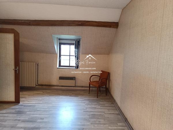 Dans un hameau, avec vue sur la rivière