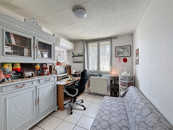 Maison familiale 92m2 sur sous sol complet, terrain piscinable de 1554m2, au calme, 3 chambres