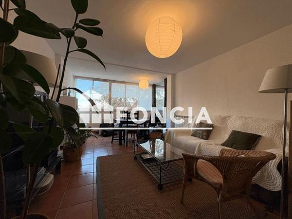 Location Appartement 3 pièces 75 m² - 18 RUE EUGENIE Hyeres 83400