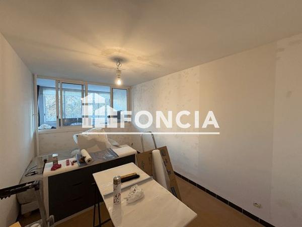 Location Appartement 3 pièces 75 m² - 18 RUE EUGENIE Hyeres 83400